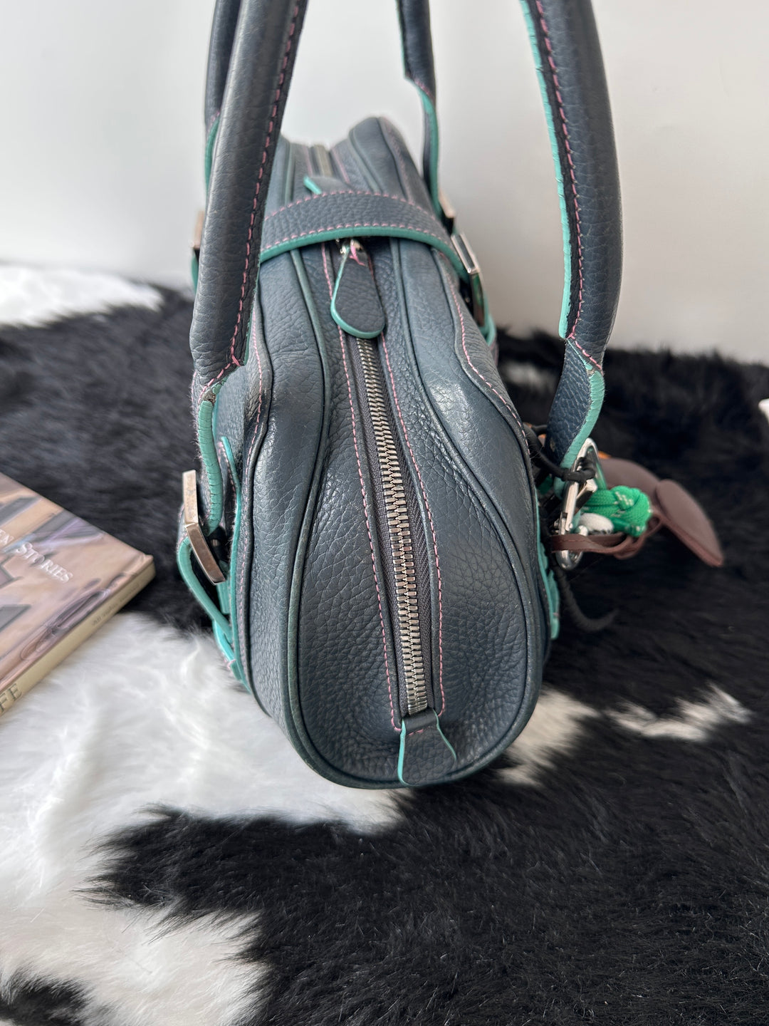 LOEWE UFO Shoulder Bag 🩵💜｜Contrast Stitching × Rare Colorway × Adjustable Shoulder Carry