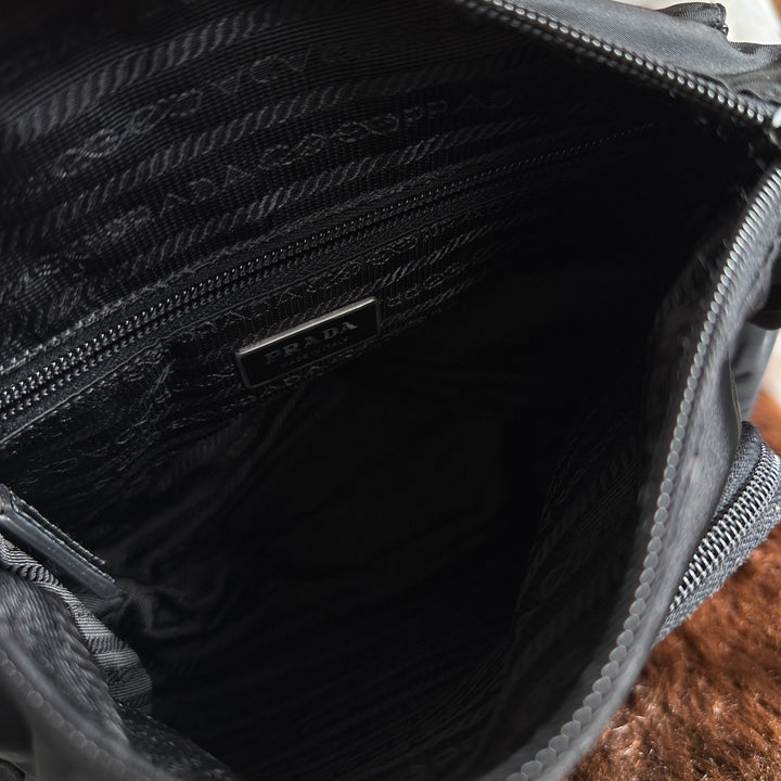 PRADA Nylon Crossbody Bag 🖤｜Iconic Triangle Logo × Ultra-Lightweight Nylon × Unisex Everyday Style