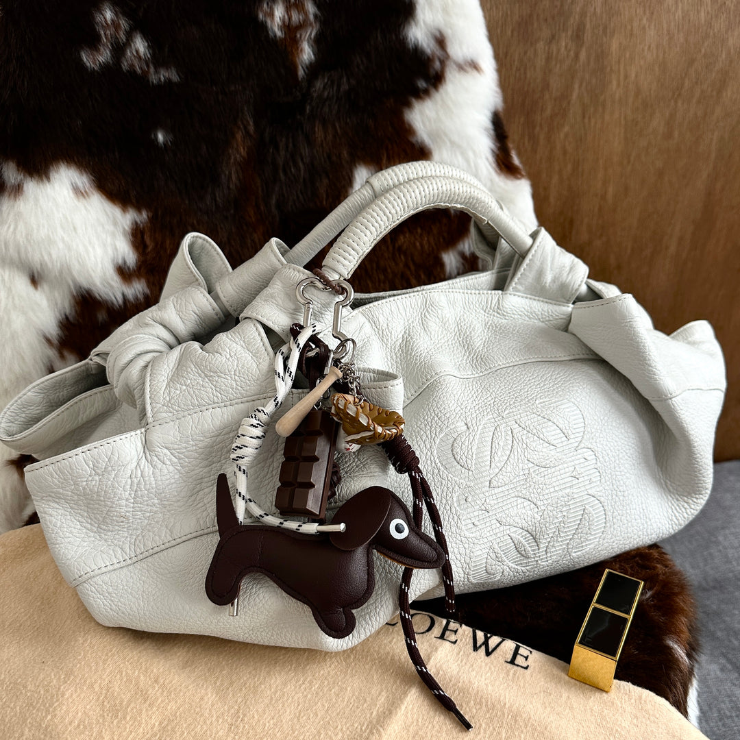 LOEWE Calfskin Cloud Bag 🤍｜Supple Calf Leather × Spacious Capacity × Rare Soft White Tone