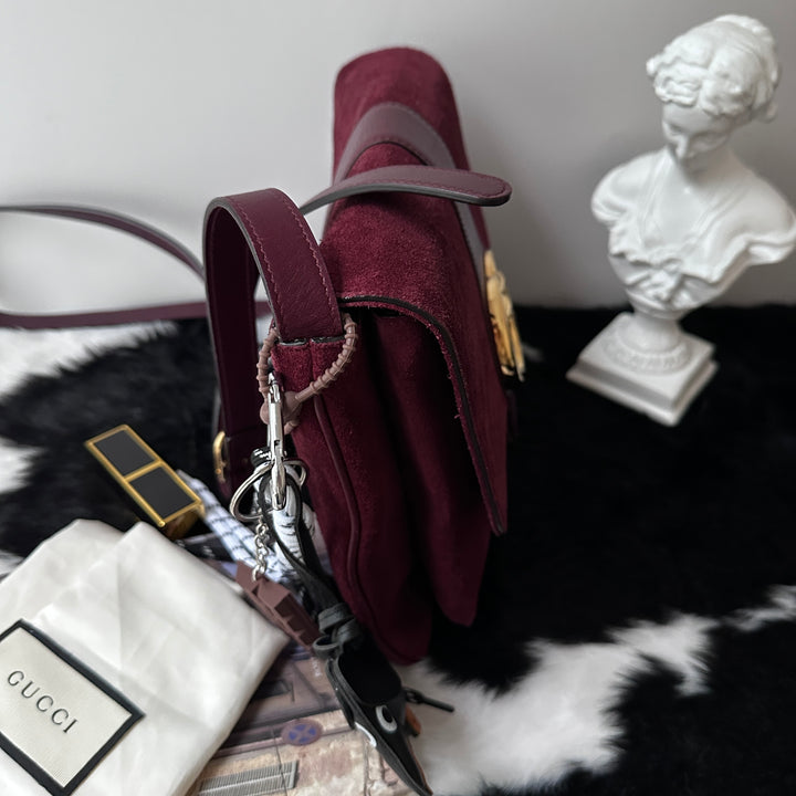 Gucci Large GG Suede Messenger Bag ❤️｜Oversized GG Hardware × Rich Burgundy Suede × Rare Full Set Find