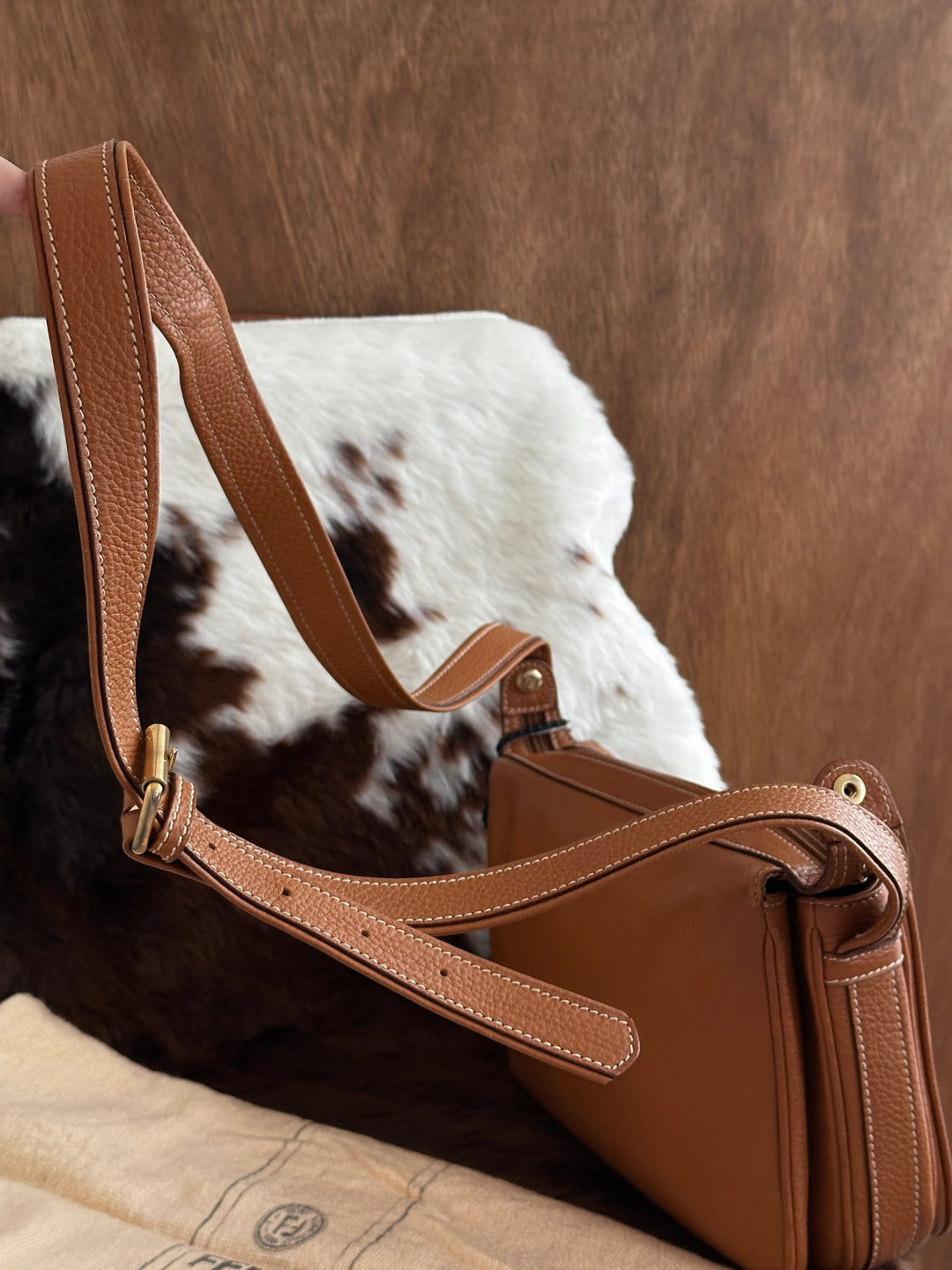 Fendi Caramel Leather Crossbody Bag 🤎🧡｜Vintage Simplicity × Triple-Compartment Design × Full Set Value