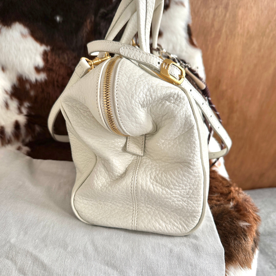FENDI Soft Calf Leather Boston Bag 🤍｜Supple White Leather × Gold-Tone Details × Lightweight Everyday Carry