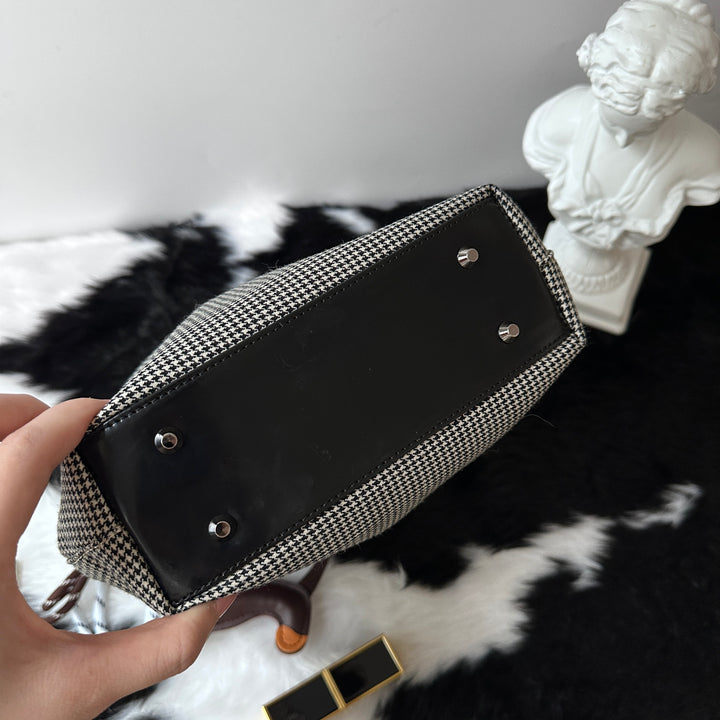 Dior Houndstooth Top Handle Bag 🤍🩶｜Chic Statement Handle × Classic Houndstooth × Convertible Crossbody Style