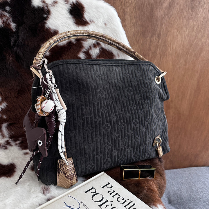 Louis Vuitton Limited Edition Monogram Suede Hobo Bag 🩶｜Elephant Grey Suede × Snakeskin Accents × Rare Textured Finish