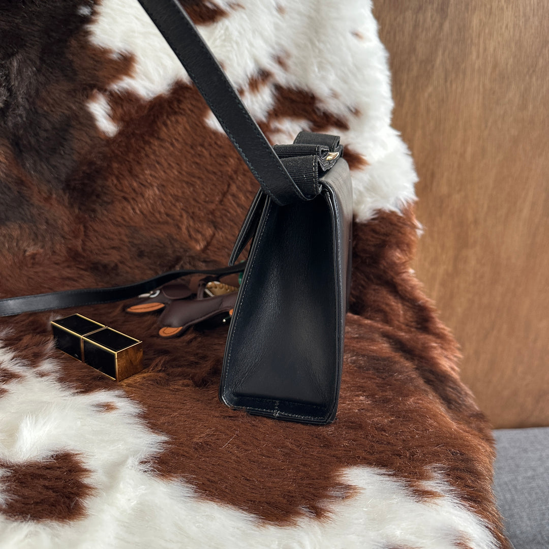Salvatore Ferragamo Vara Ribbon 2-Way Top Handle Bag 🖤｜Iconic Vara Bow × Elegant Structured Design × Timeless Black Leather