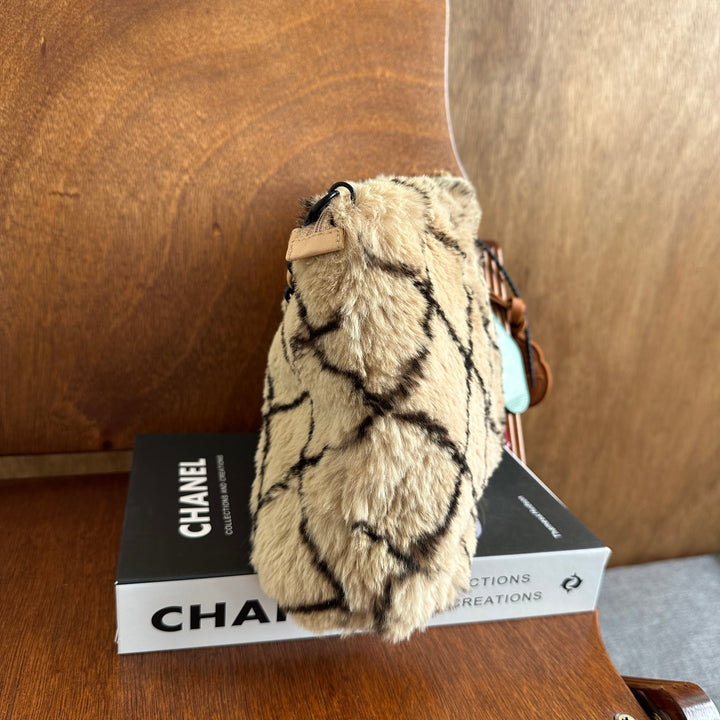 CHANEL Rabbit Fur Quilted Chain Bag 🐰｜Soft Rabbit Fur Texture × Iconic CC Quilting × Versatile Chain Strap