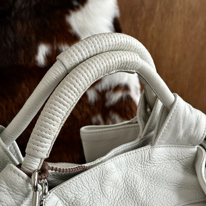LOEWE Calfskin Cloud Bag 🤍｜Supple Calf Leather × Spacious Capacity × Rare Soft White Tone