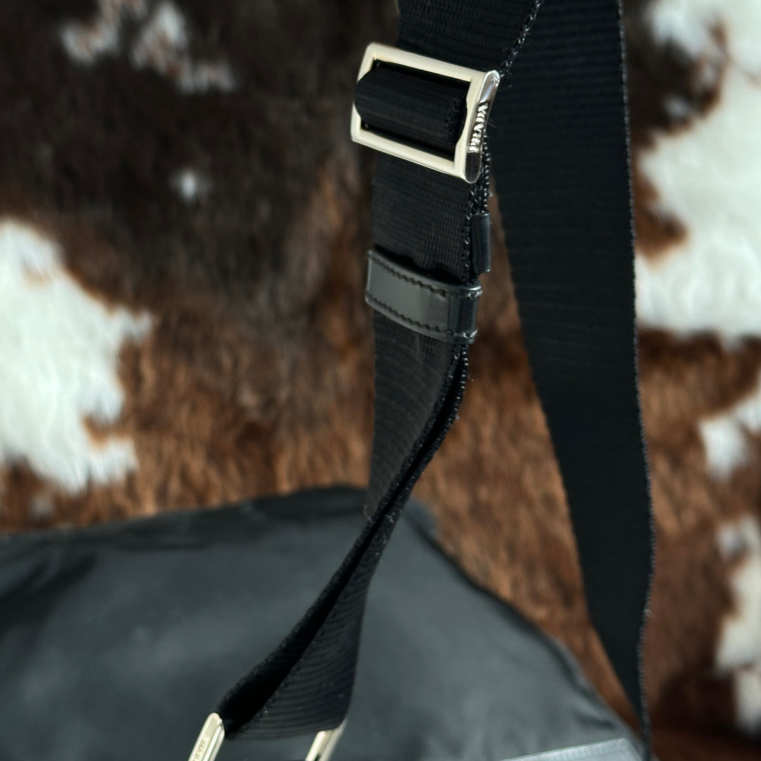 PRADA Nylon Crossbody Bag 🖤｜Iconic Triangle Logo × Ultra-Lightweight Nylon × Unisex Everyday Style