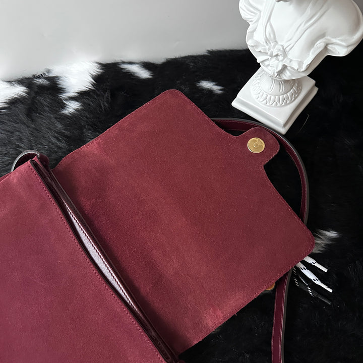 Gucci Large GG Suede Messenger Bag ❤️｜Oversized GG Hardware × Rich Burgundy Suede × Rare Full Set Find