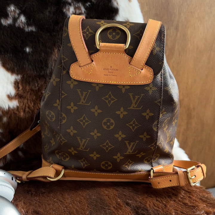 Louis Vuitton Monogram Backpack 🤎｜Iconic Monogram Canvas × Classic Drawstring Flap × Great Value Vintage Find