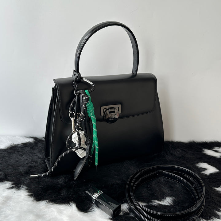 Givenchy Top Handle Bag with Shoulder Strap 🖤｜Structured Leather Design × Elegant Top Handle × Versatile Shoulder Carry
