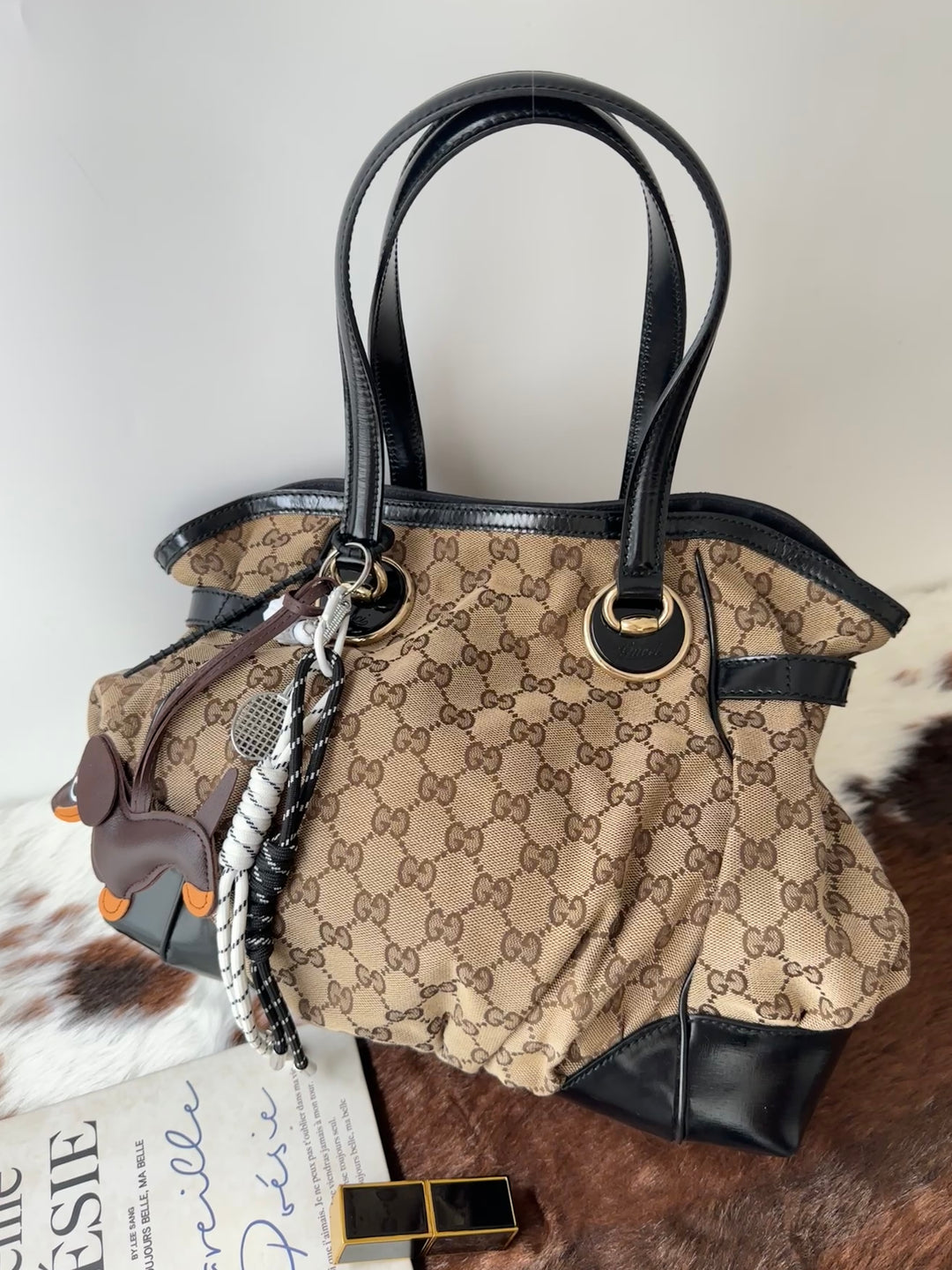 Gucci Monogram Tote Bag 🤎🖤｜Signature GG Canvas × Special Metal Details × Lightweight Daily Carry
