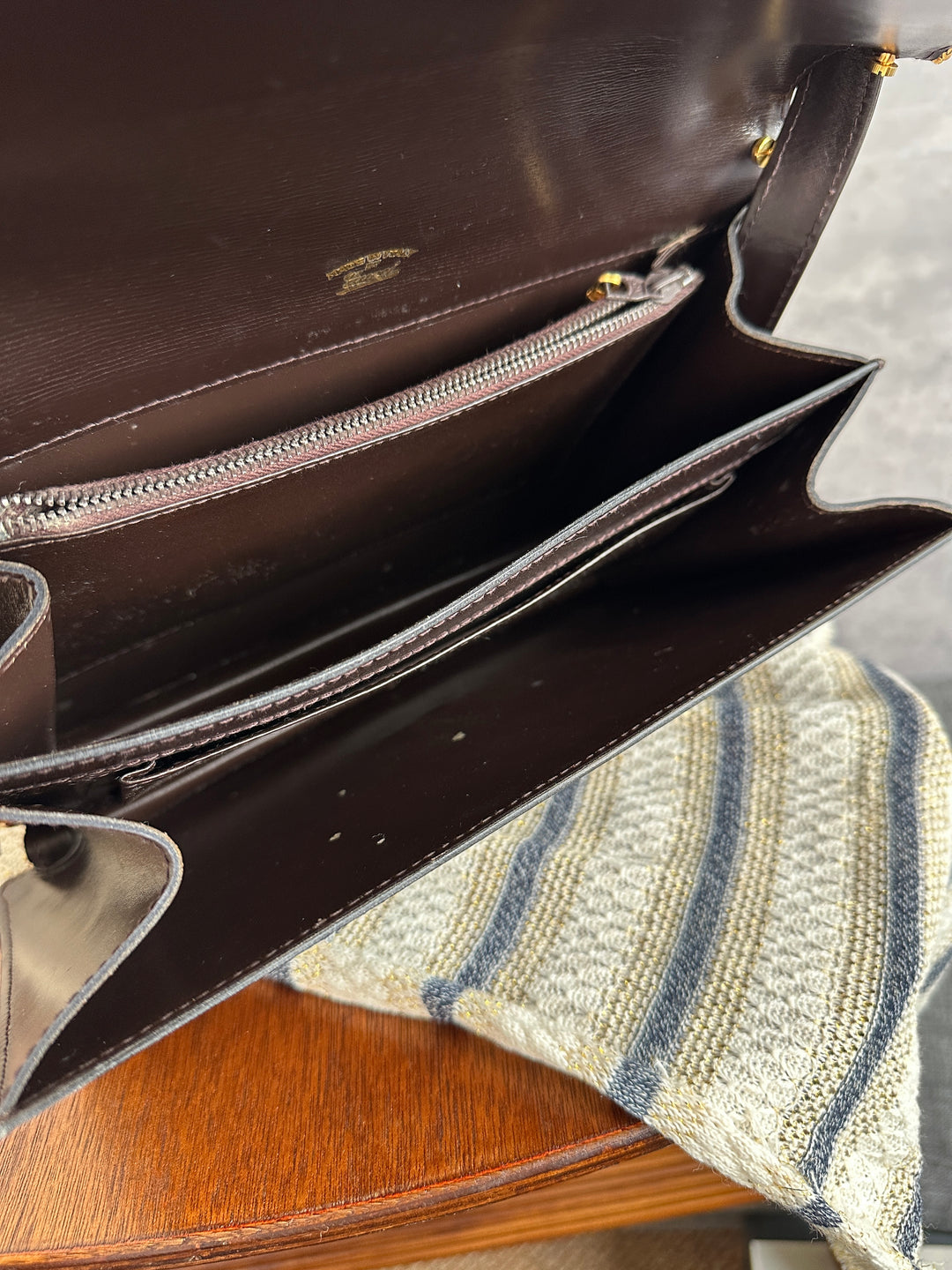 Gucci GG Shoulder Bag – Black