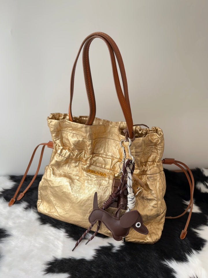 Prada 19 Tote Bag 💛✨｜Metallic Gold・Crinkled Leather・Statement Design
