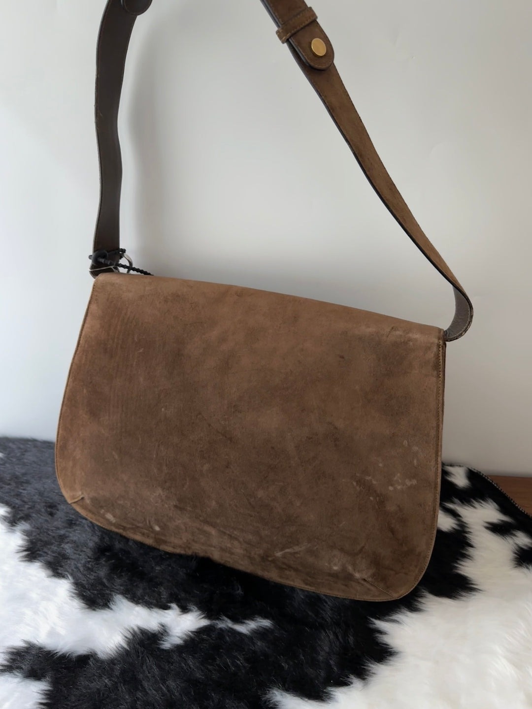 Ferragamo Wooden Gancini Hobo 🤎🪵｜Olive Brown Suede・Rare Walnut Buckle・Vintage Dream