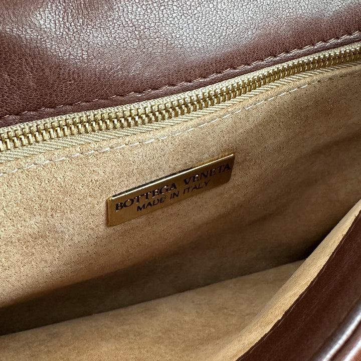 Bottega Veneta Intrecciato Top Handle Bag 🤎｜Signature Intrecciato Weave × Rich Brown & Khaki Leather × Elegant Top Handle