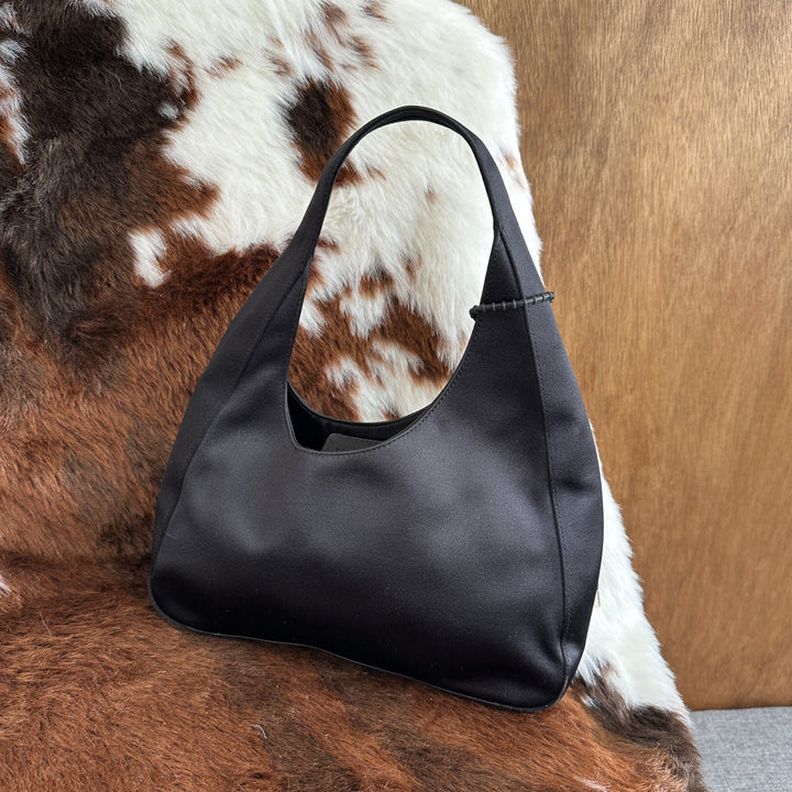 Prada Satin Nylon Logo Shoulder Bag 🖤｜Sleek Satin Nylon × Minimalist Prada Design × Effortless Everyday Chic