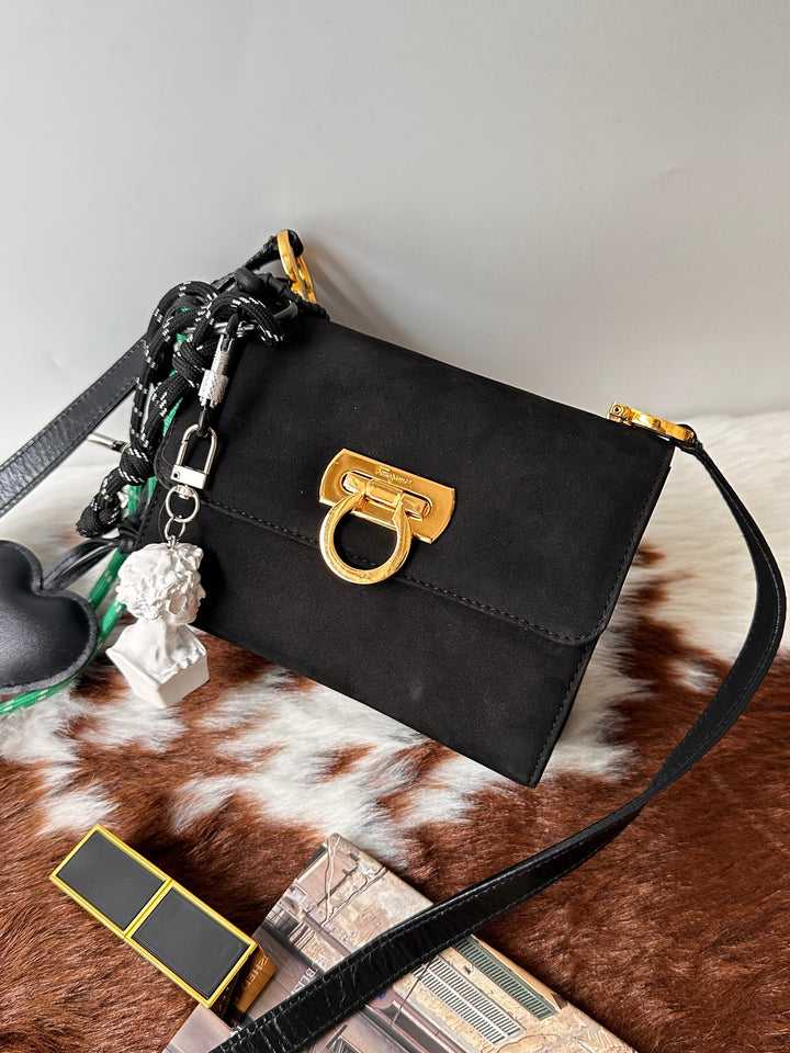 Ferragamo Suede Mini Crossbody Bag 🖤｜Gancini Gold Hardware・Compact Mini Size・Classic Elegant