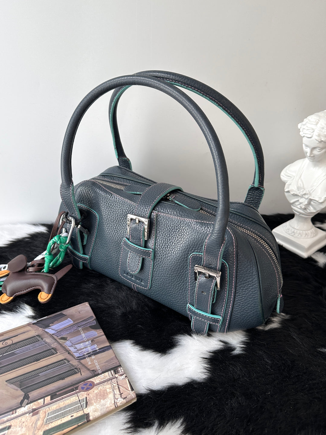 LOEWE UFO Shoulder Bag 🩵💜｜Contrast Stitching × Rare Colorway × Adjustable Shoulder Carry