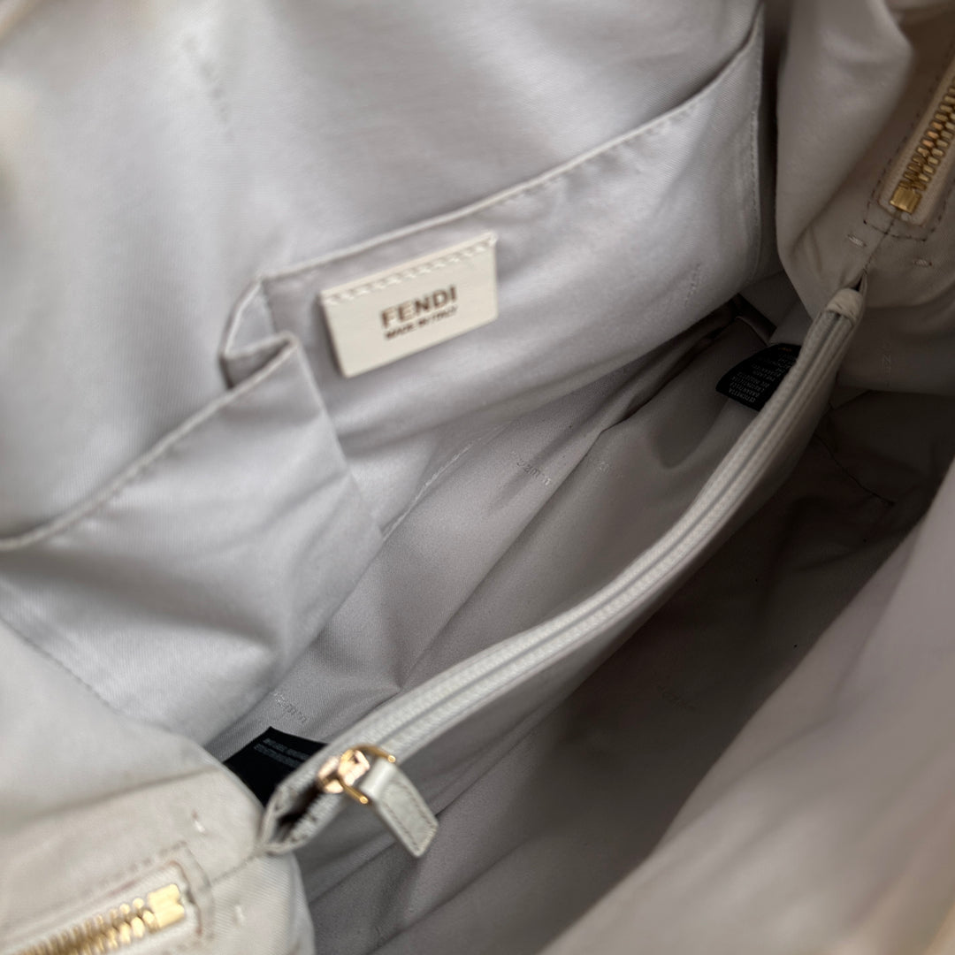 FENDI Soft Calf Leather Boston Bag 🤍｜Supple White Leather × Gold-Tone Details × Lightweight Everyday Carry