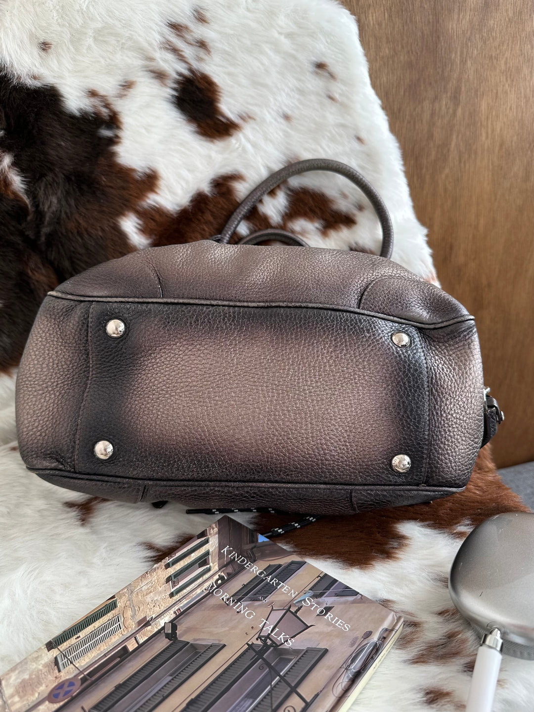 Prada Small Boston Bag 🤎🖤｜Gradient Leather Finish・Shoulder Carry・Spacious Design