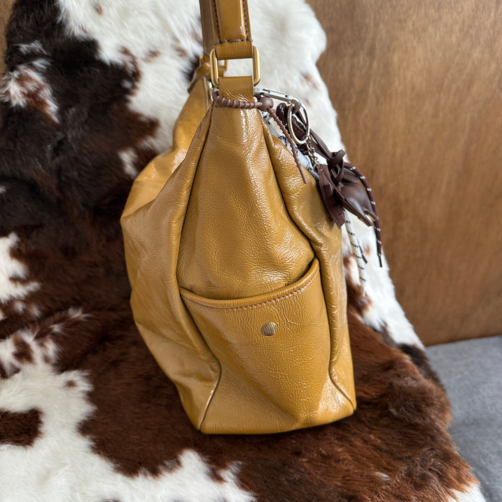 Yves Saint Laurent Camel Leather Shoulder Bag 🤎｜Soft Grained Leather × Elegant Slouchy Silhouette × Timeless Minimal Design