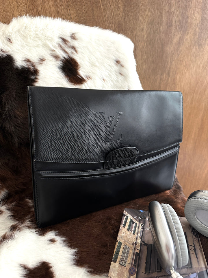 Louis Vuitton Epi Leather Clutch Bag 🖤✨｜Iconic Epi Texture・Spacious Interior・Unisex Work Essential