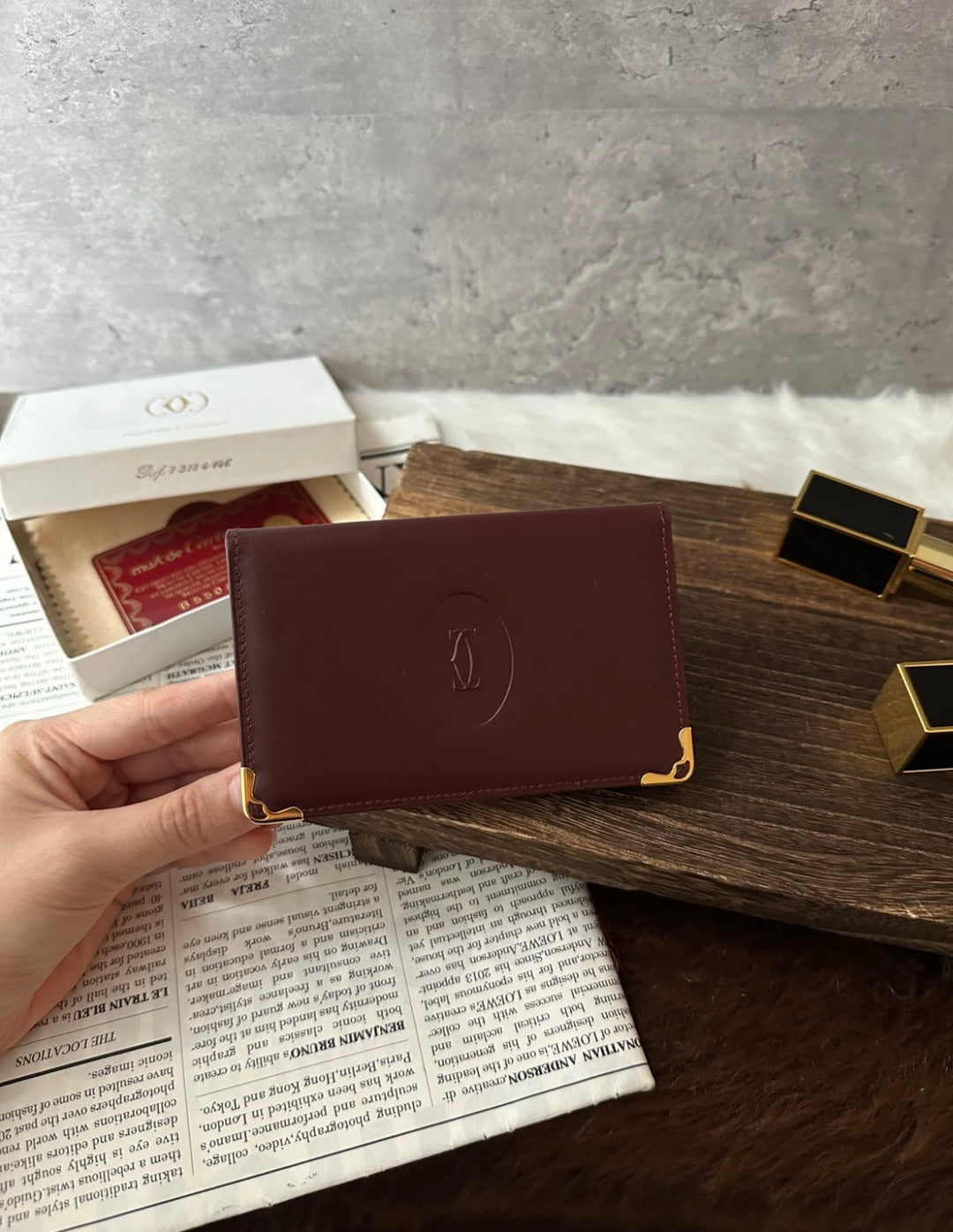 Cartier Must de Cartier Wallet 🍷✨｜Bordeaux Leather × Gold-Tone Corners × Timeless Elegance