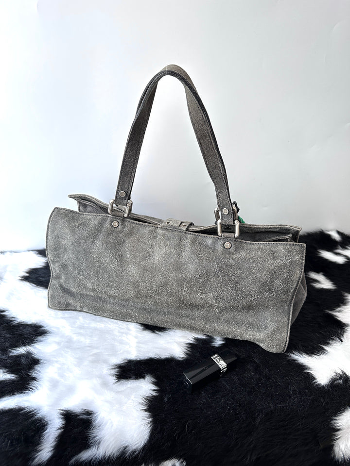 Celine Suede Baguette Bag 🩶｜Moto Buckle Detail・Soft Suede Texture・Effortless Vintage Chic