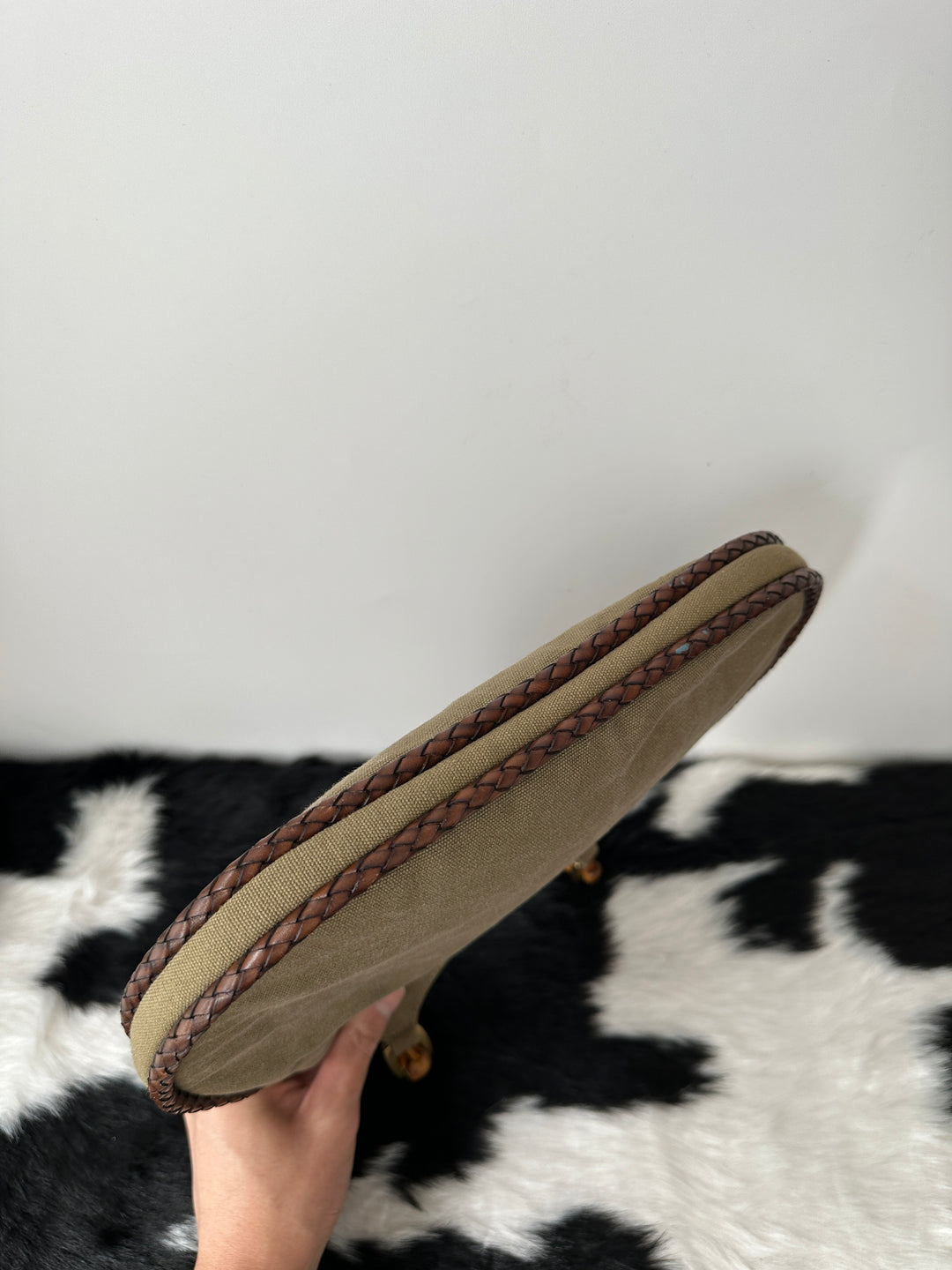 Gucci “Bamboo Woven-Edge Tote” 🫒✨ | Rare Craftsmanship & Effortless Lightness