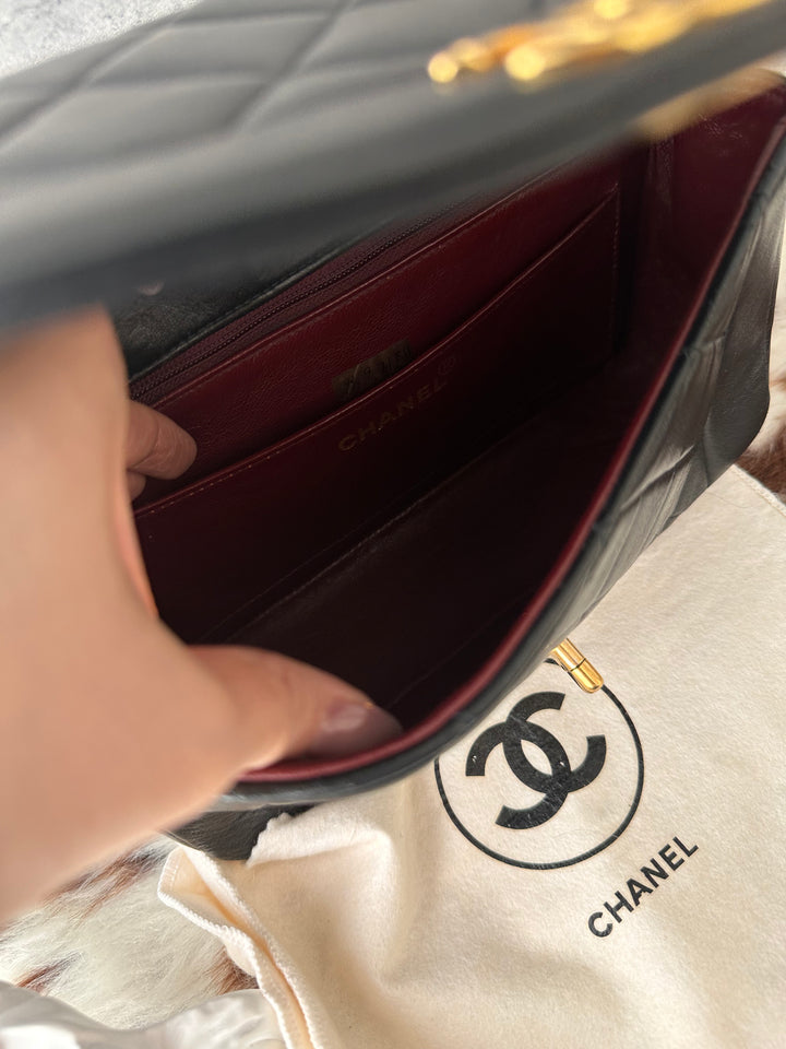 Chanel Diana Flap 22cm 🖤✨｜24K Gold-Plated Hardware × Black Lambskin × Exceptional Vintage Condition