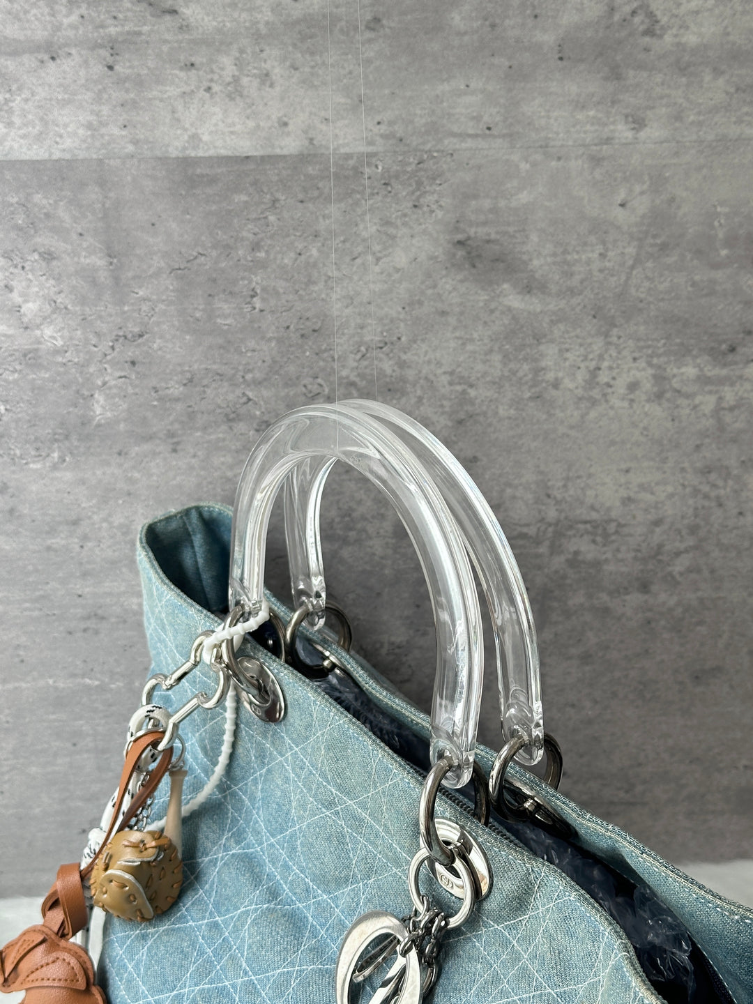 DIOR Denim Soft Lady Dior Tote Bag 🩵｜Light Blue Denim × Clear Top Handles × Casual Styling