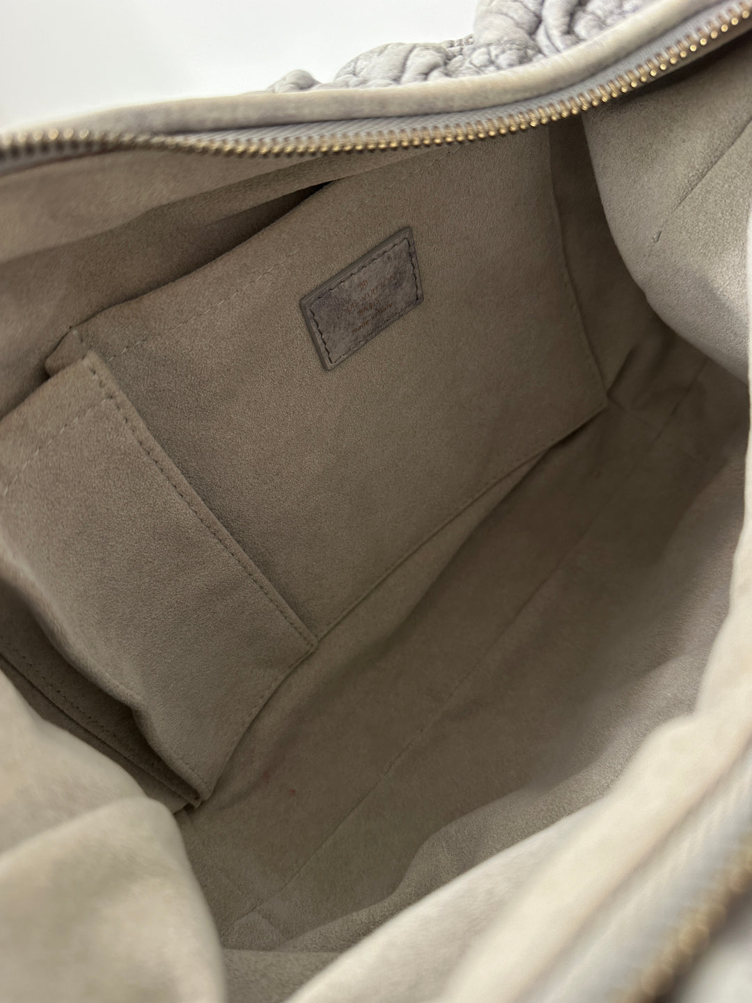 LOUIS VUITTON Cloudy Leather Hobo｜Soft Washed Elephant Grey × Ultra-Puffy Silhouette × Rare All-Leather Edition ☁🐘✨