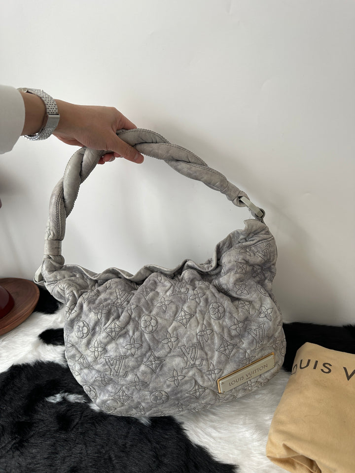 LOUIS VUITTON Cloudy Leather Hobo｜Soft Washed Elephant Grey × Ultra-Puffy Silhouette × Rare All-Leather Edition ☁🐘✨