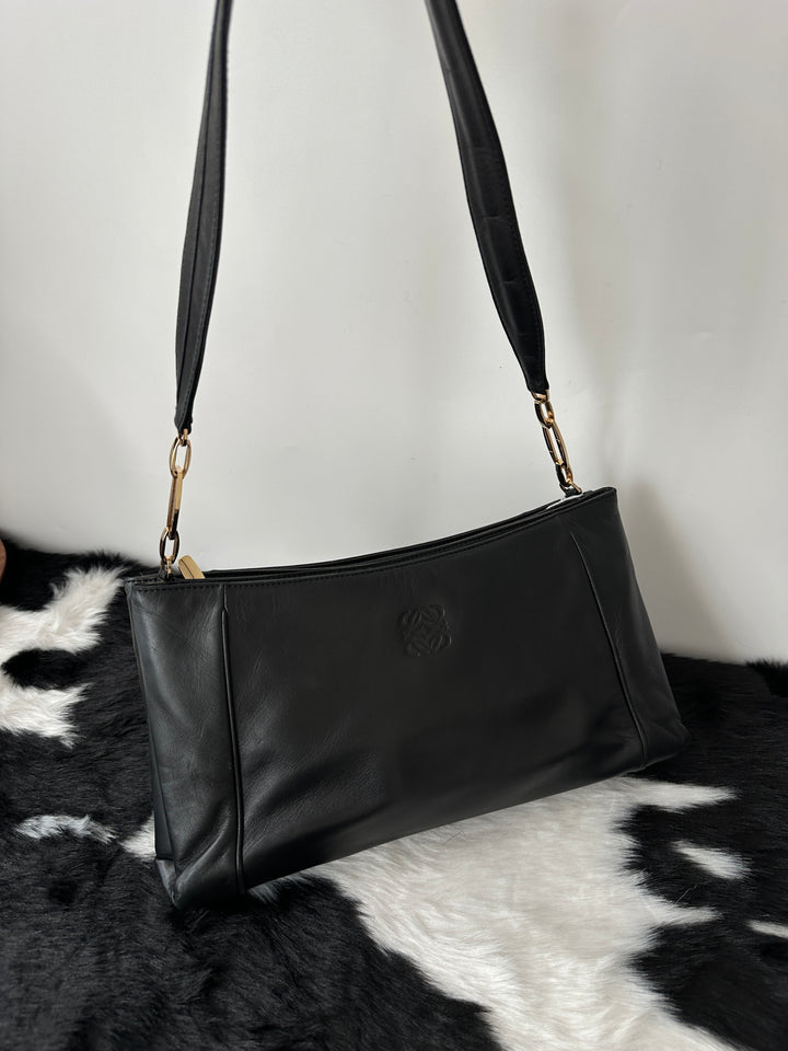 LOEWE Shoulder Bag｜Supple Lambskin Leather × Minimalist Silhouette × Light & Practical Everyday Design 🖤✨