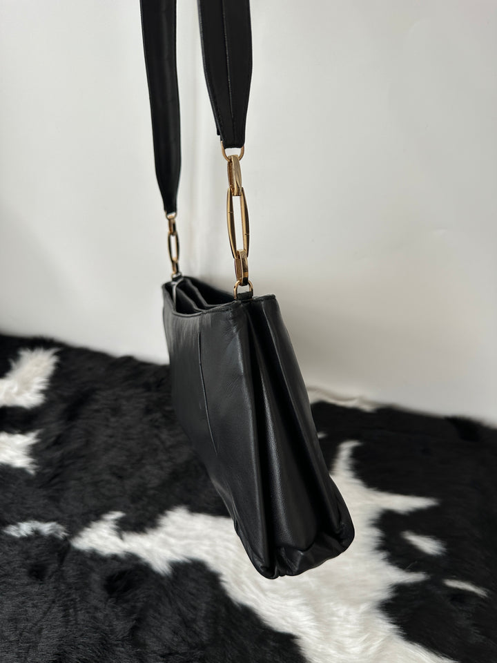LOEWE Shoulder Bag｜Supple Lambskin Leather × Minimalist Silhouette × Light & Practical Everyday Design 🖤✨