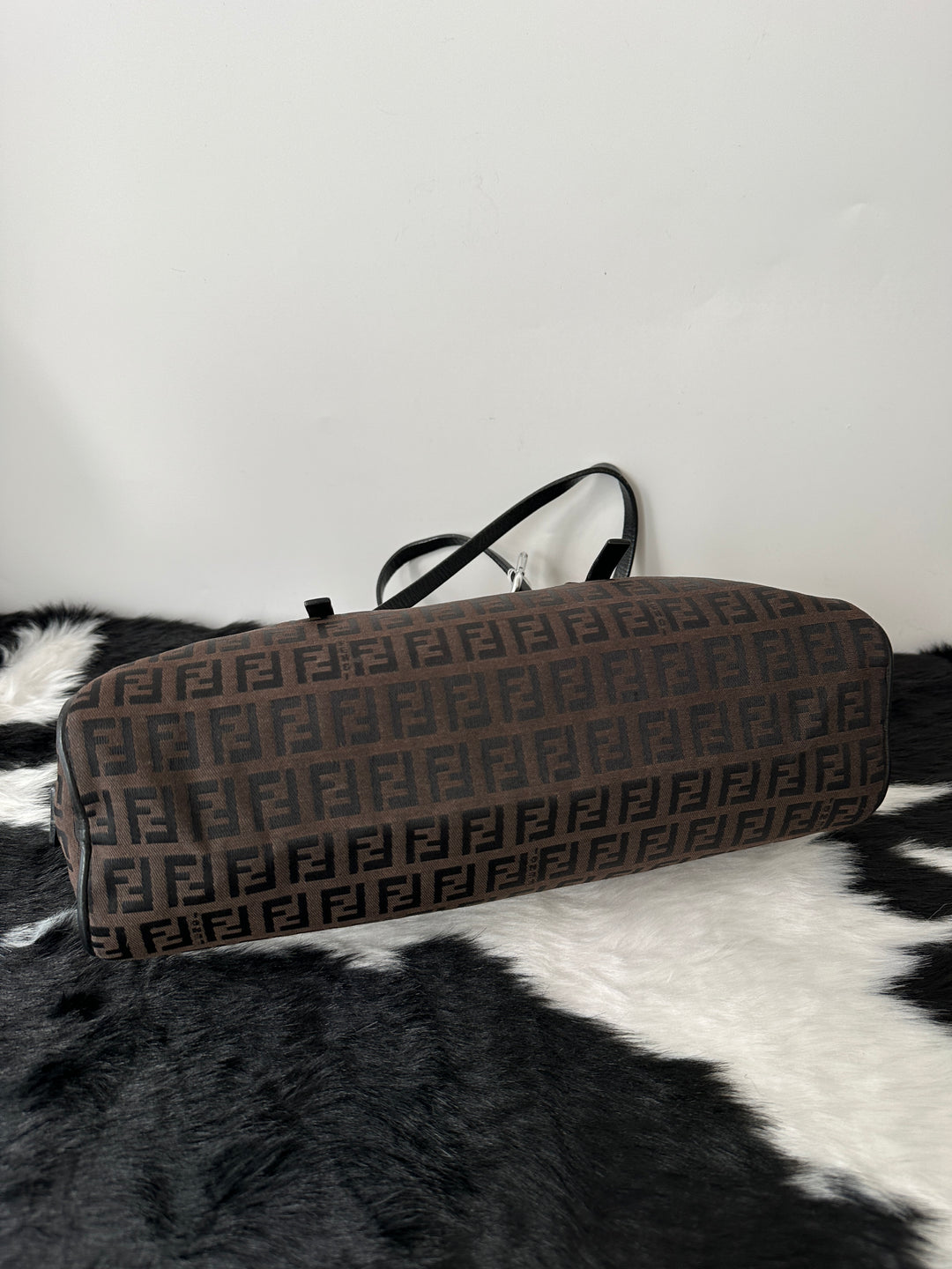 FENDI Baguette Bag｜Chocolate FF Monogram × Slim Shoulder Silhouette × Timeless Iconic Style 🍫🥖✨