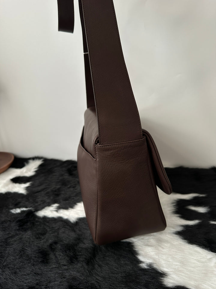 Ferragamo “Chocolate Gancini Crossbody” 🍫✨ | Soft Leather & Timeless Elegance