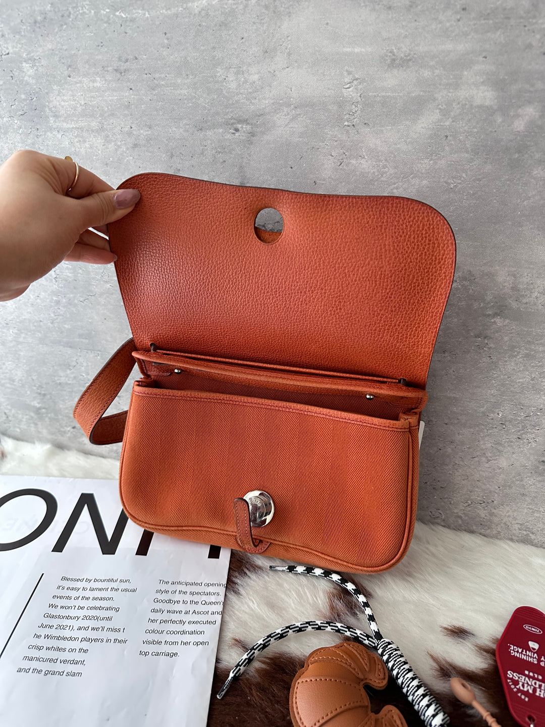 HERMÈS Colorado 24 🧡🤎｜Rare Small Size × 3-Way Adjustable Strap