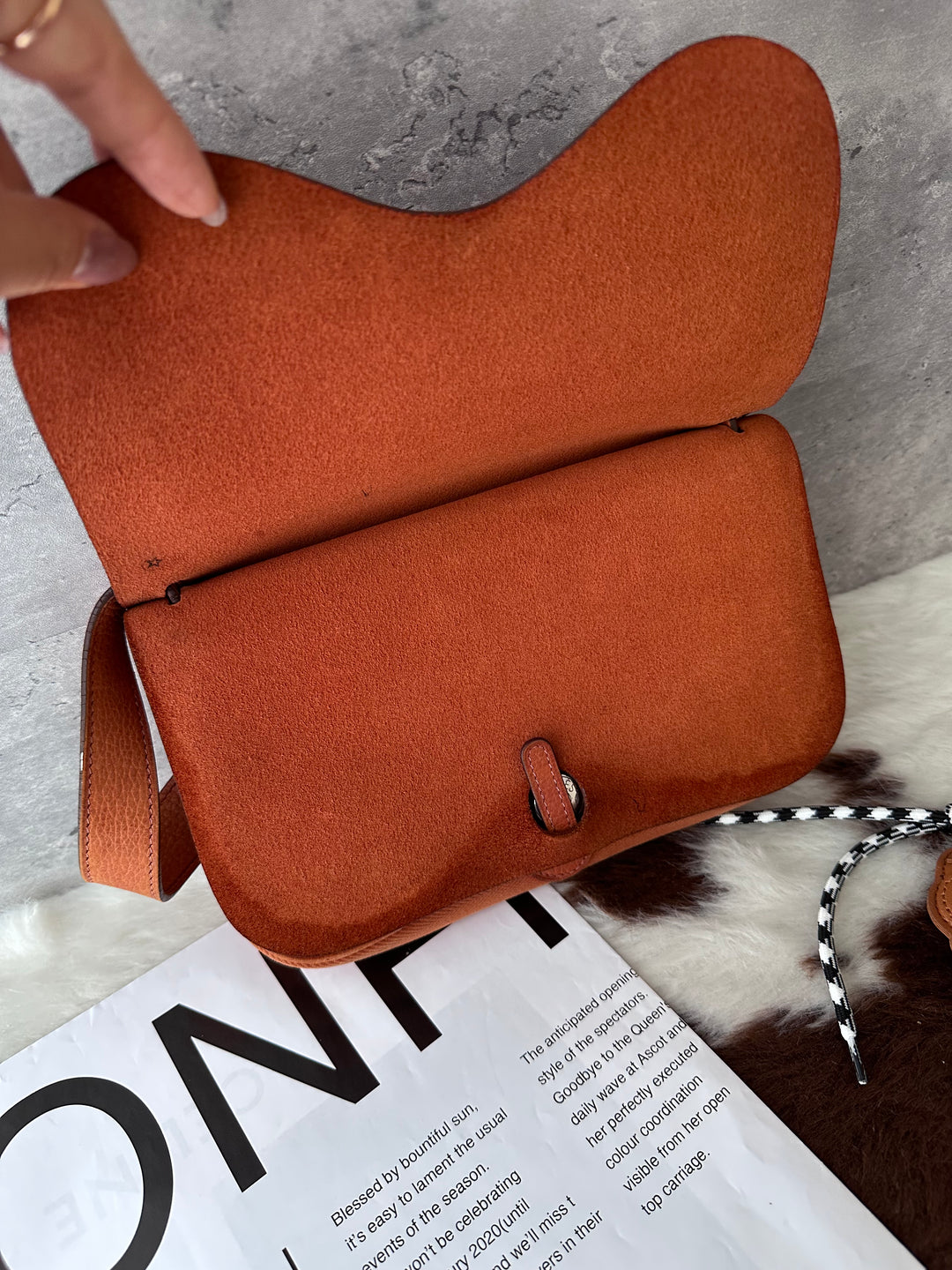 HERMÈS Colorado 24 🧡🤎｜Rare Small Size × 3-Way Adjustable Strap