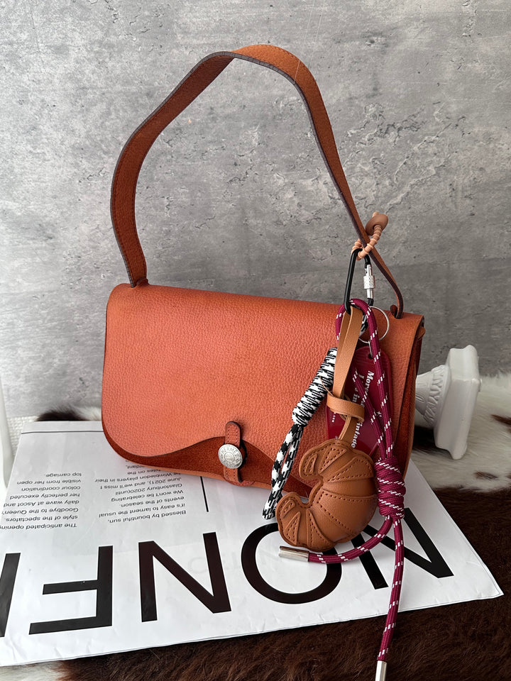HERMÈS Colorado 24 🧡🤎｜Rare Small Size × 3-Way Adjustable Strap