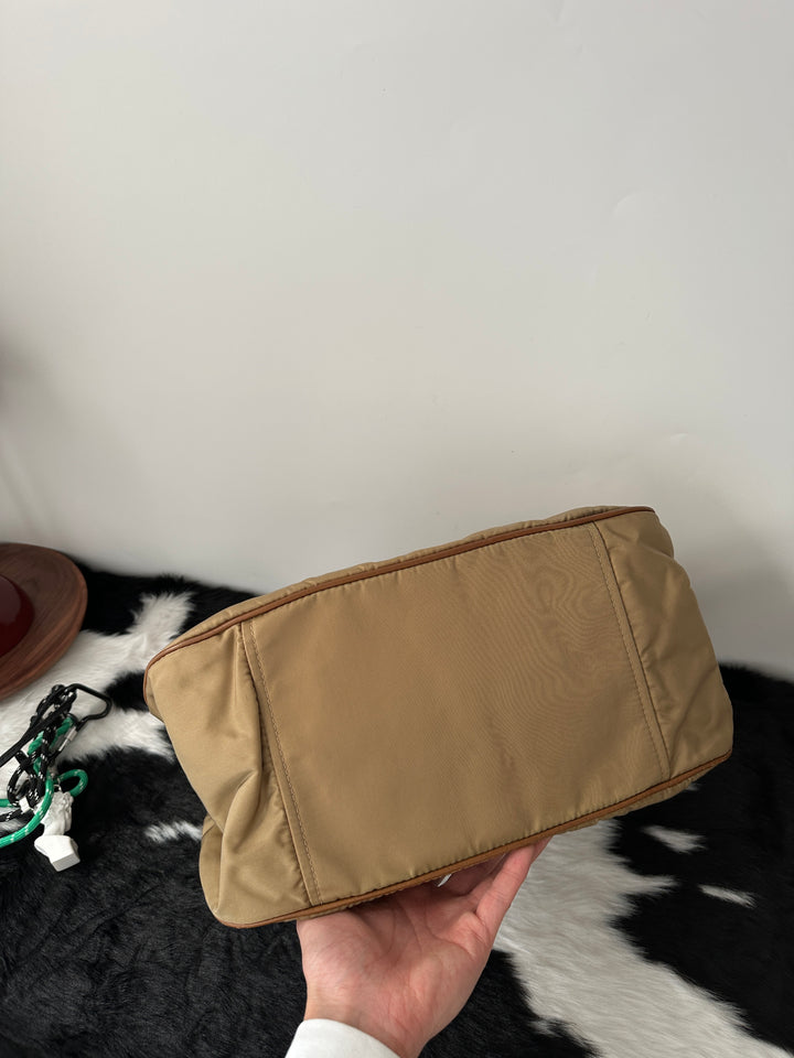 PRADA Nylon Leather-Trim Shoulder Bag 🤎｜Lightweight Nylon × Soft Leather Trim × Daily Essential ✨