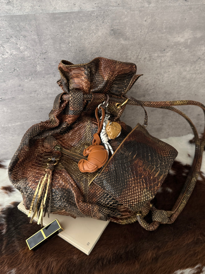BOTTEGA VENETA Snakeskin Gourd Bucket Bag 🐍｜Rare Exotic Texture × Baby Pouch Included × Backpack &amp; Shoulder Styling