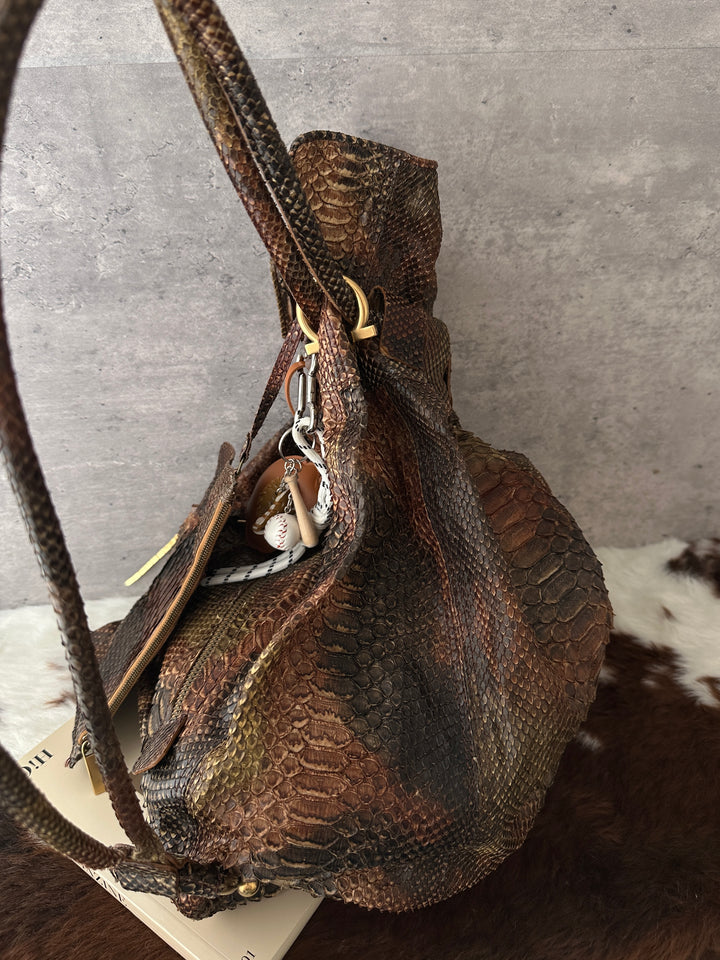 BOTTEGA VENETA Snakeskin Gourd Bucket Bag 🐍｜Rare Exotic Texture × Baby Pouch Included × Backpack &amp; Shoulder Styling