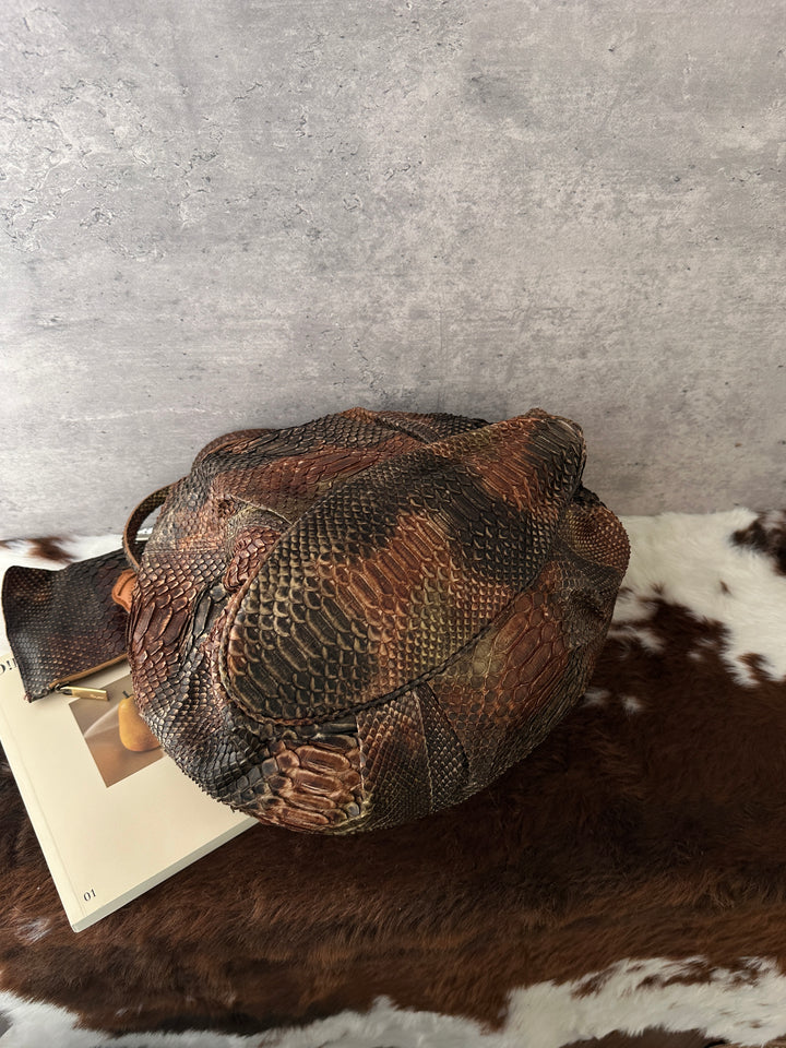BOTTEGA VENETA Snakeskin Gourd Bucket Bag 🐍｜Rare Exotic Texture × Baby Pouch Included × Backpack &amp; Shoulder Styling