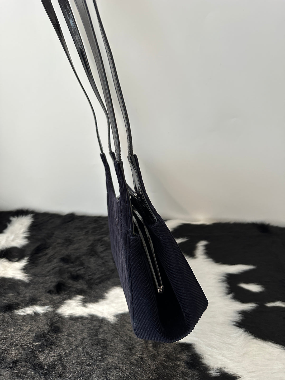 CHANEL CC Velvet & Leather “Cloud” Shoulder Bag｜Small Size × Rare Kiss-Lock × Soft Velvety Charm 🖤✨