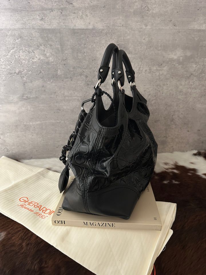 Ferragamo Embossed Gancini Top Handle Bag 🖤｜Embossed Monogram × Top Handle Shape × Crossbody-Friendly