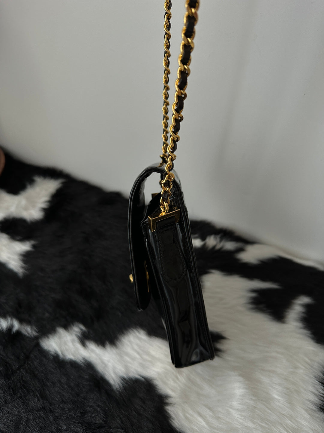 Chanel “Patent CC Phone Chain Bag” 🖤✨ | Sleek, Modern & Surprisingly Practical