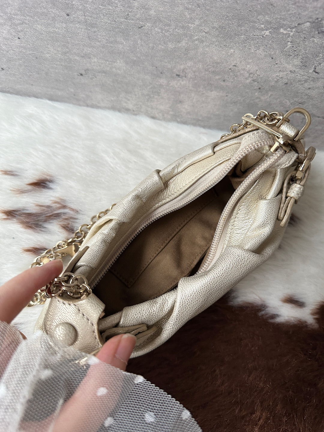 Ferragamo Mini Chain Bag 💛｜Champagne Gold Leather × Special Chain Detail × Elegant Evening-Bag Feel✨