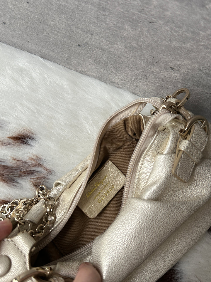 Ferragamo Mini Chain Bag 💛｜Champagne Gold Leather × Special Chain Detail × Elegant Evening-Bag Feel✨